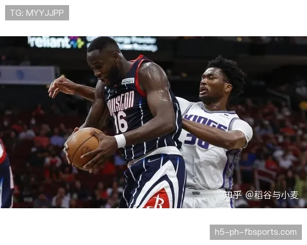 肯扬·马丁利用强硬内线防守拉开禁区空间提升球队防守效率